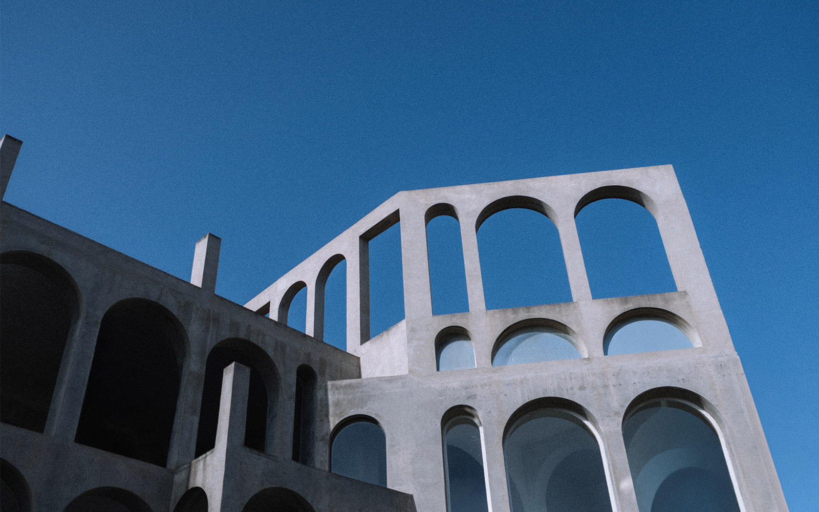 Arches and structure at Worlds Mirrored event in Espacio Corberó