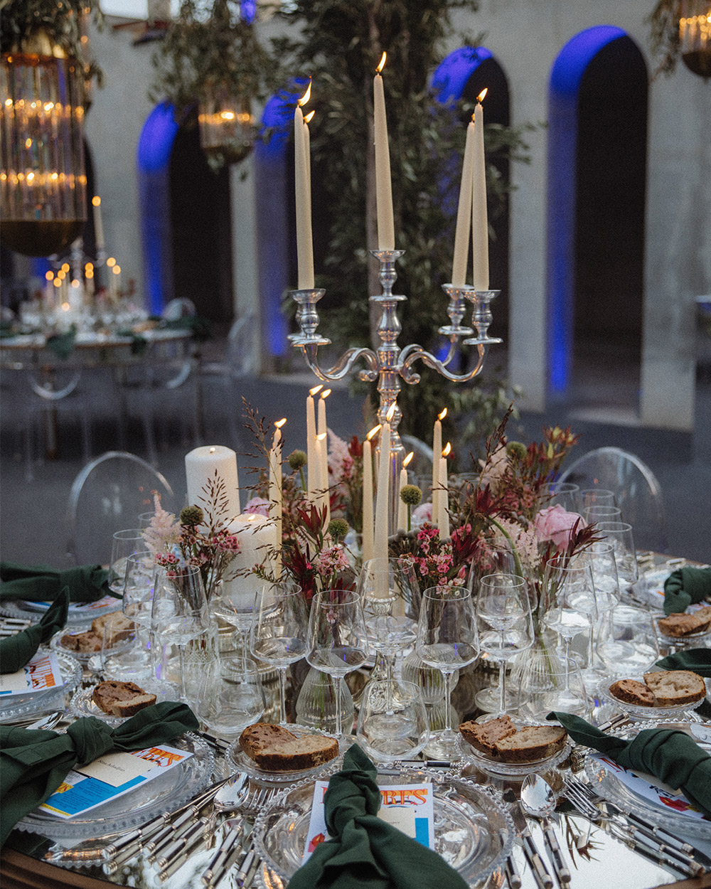 Immersive dining experience at Worlds Mirrored event